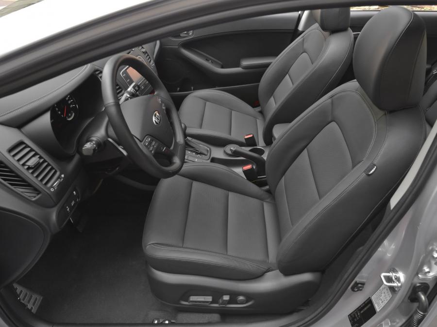  Kia Cerato Sedan 2012 года  (фото 10 из 29)